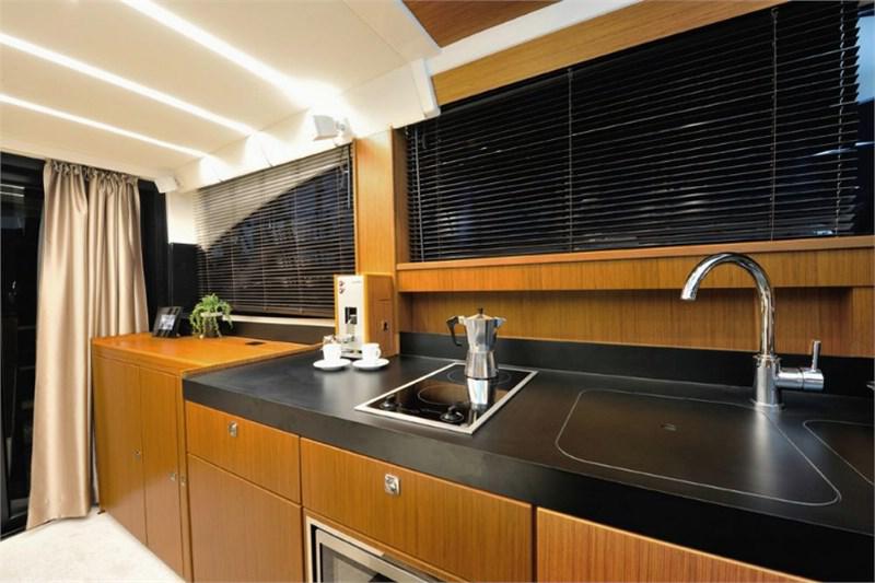 Book yachts online - False - Bavaria Virtess 420 Fly - Mia Sophie - rent