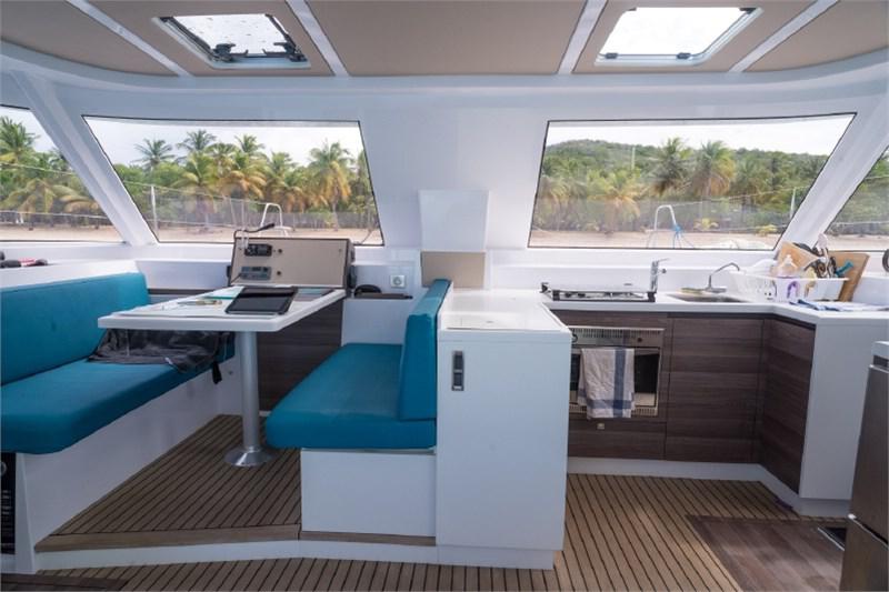 Book yachts online - False - Nautitech Open 40 (4Cab) - Golden Delicious - rent
