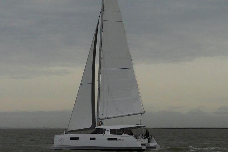 Book yachts online - False - Nautitech Open 40 (4Cab) - Madeveira - rent