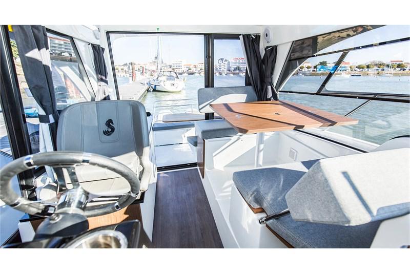Book yachts online - False - Antares 9 OB - Freeya - rent