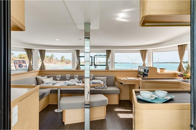 Book yachts online - False - Lagoon 42 (4+2Cab) - Sail la Vie - rent