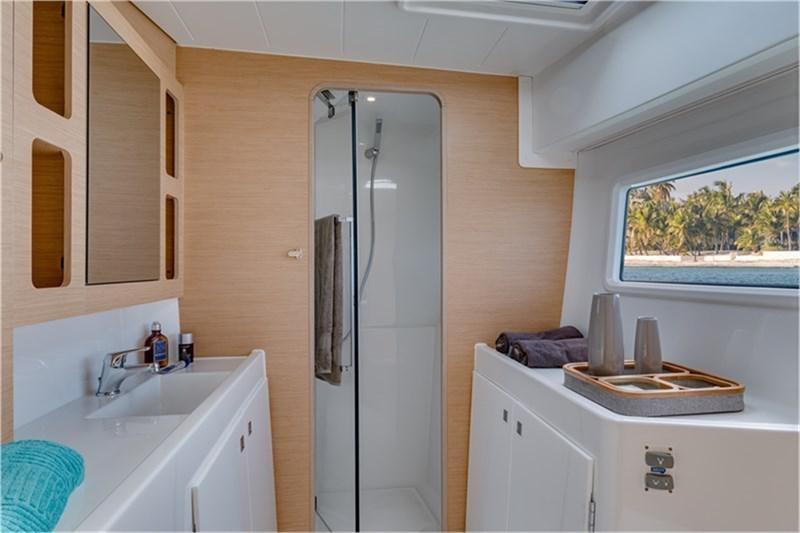 Book yachts online - False - Lagoon 42 (4+2Cab) - Sail la Vie - rent
