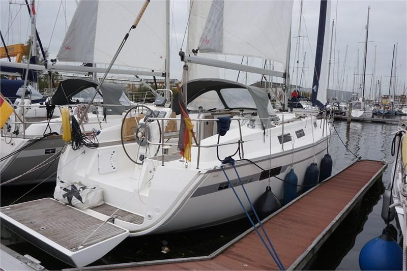 Book yachts online - False - Bavaria 32 Cruiser - Waka Waka - rent