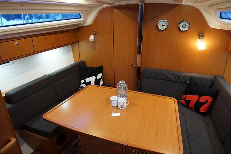 Book yachts online - False - Bavaria Cruiser 37 (3Cab) - Aventura - rent