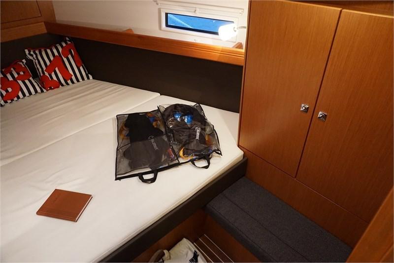 Book yachts online - False - Bavaria Cruiser 37 (3Cab) - Aventura - rent