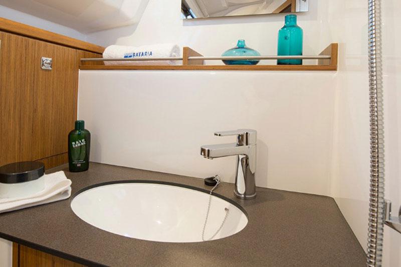 Book yachts online - False - Bavaria Cruiser 37 (3Cab) - Qing - rent