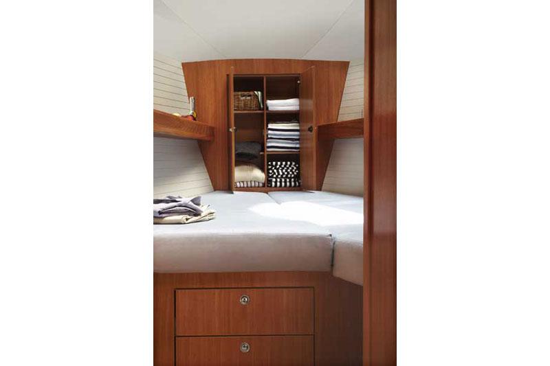 Book yachts online - False - Bavaria 43 Cruiser (3Cab) - Catalina - rent