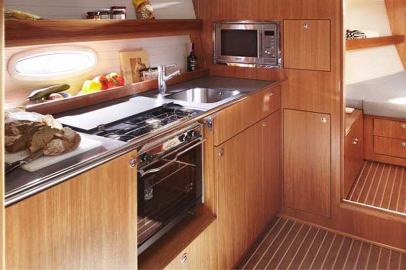 Book yachts online - False - Bavaria 43 Cruiser (3Cab) - One Moor Time - rent