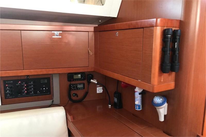 Book yachts online - False - Oceanis 45 (4Cab) - Alboran Gin Fizz (Radazul) - rent
