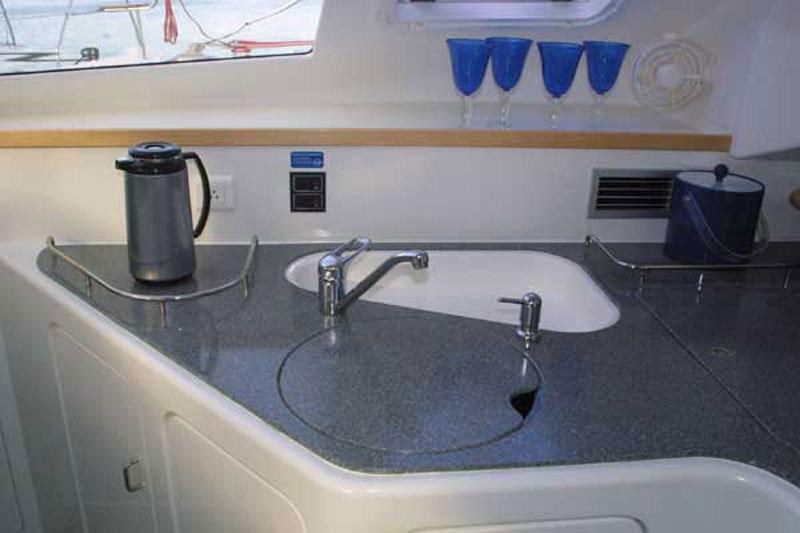 Book yachts online - False - Voyage 440 (4Cab) - Alboran Ron Punch (Cabo Verde) - rent