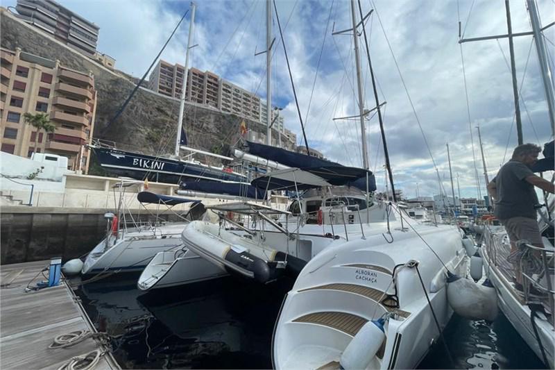 Book yachts online - False - BAHIA 46 (6Cab) - Alboran Cachaça (Radazul) - rent