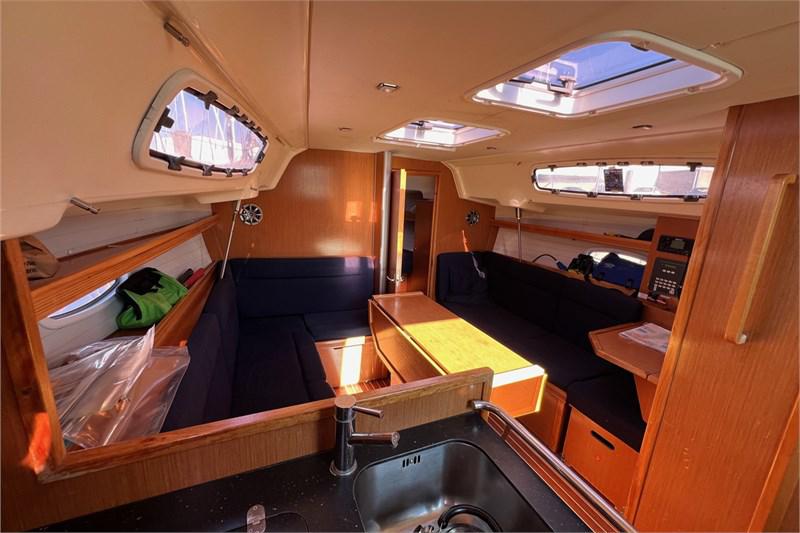 Book yachts online - False - Bavaria 35 Cruiser (3Cab) - Jana - rent