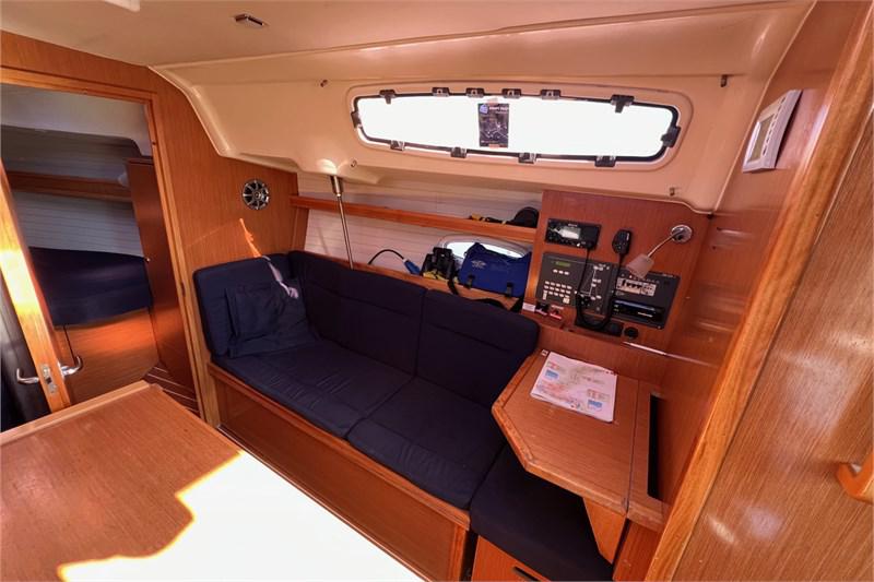 Book yachts online - False - Bavaria 35 Cruiser (3Cab) - Jana - rent