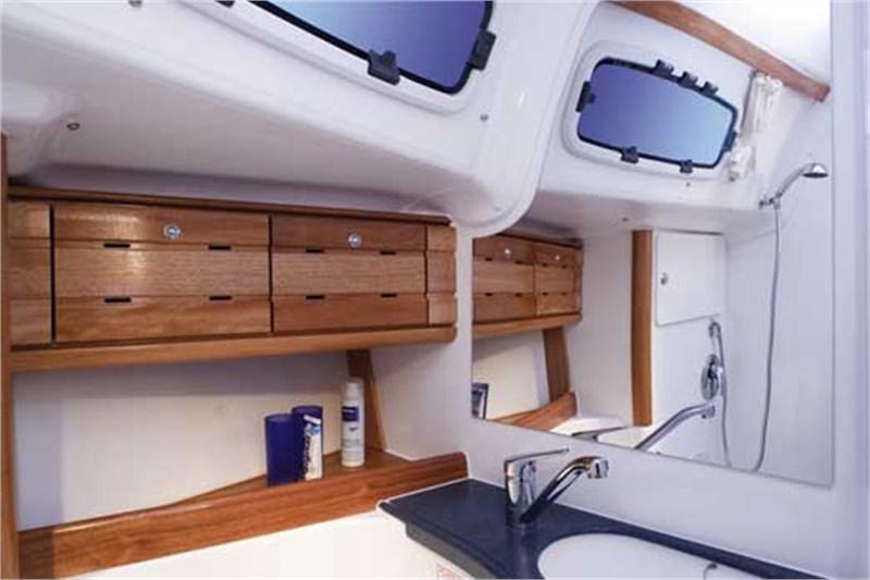 Book yachts online - False - Bavaria 50 Cruiser (5Cab) - Bella Gnocca - rent