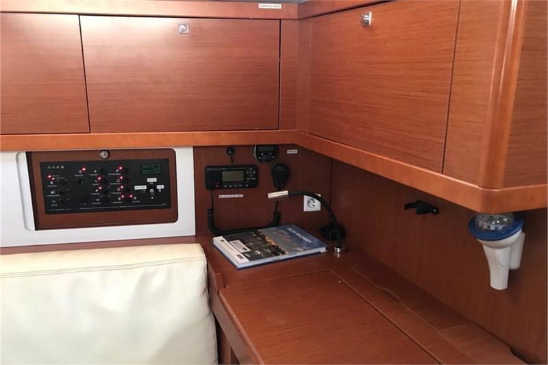 Book yachts online - False - Oceanis 45 (4Cab) - Alboran Gin Tonic (Radazul) - rent