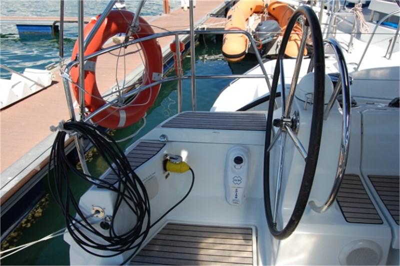 Book yachts online - False - Sun Odyssey 519 (5Cab) - Alboran Champagne - rent