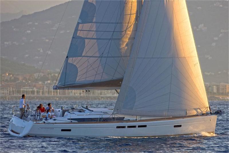 Book yachts online - False - Sun Odyssey 519 (5Cab) - Alboran Pacharán (Palmeira) - rent