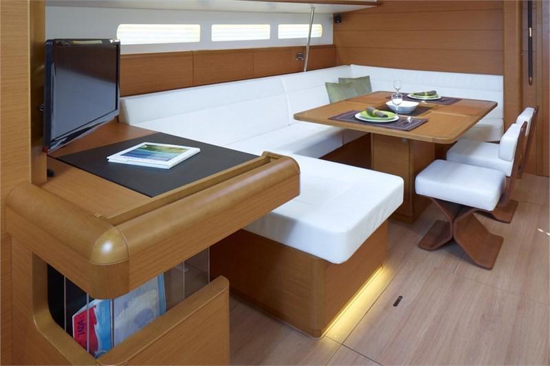Book yachts online - False - Sun Odyssey 519 (5Cab) - Alboran Pacharán (Palmeira) - rent