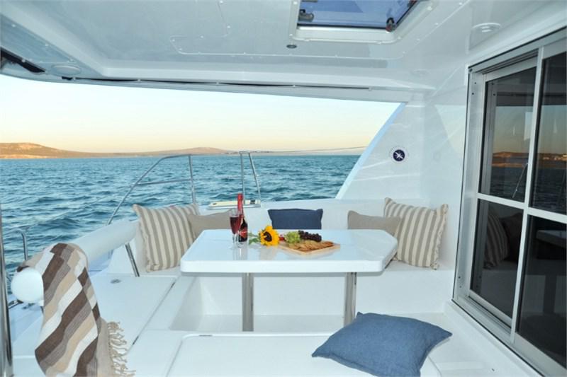 Book yachts online - False - Leopard 44 (4Cab) - La Luna (Radazul) - rent