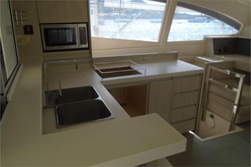 Book yachts online - False - Leopard 48 (4+1Cab) - Seas the Day - rent