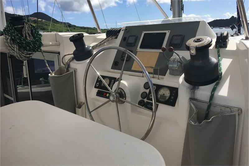 Book yachts online - False - Leopard 48 (4+1Cab) - Seas the Day - rent