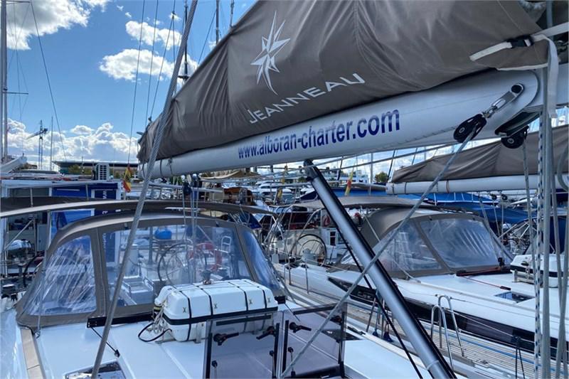 Book yachts online - False - Sun Odyssey 519 (5Cab) - Alboran Pacharán (Mallorca/La Lonja) - rent