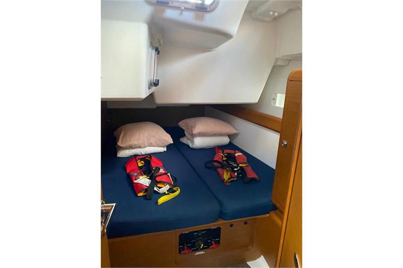 Book yachts online - False - Sun Odyssey 519 (5Cab) - Alboran Pacharán (Mallorca/La Lonja) - rent