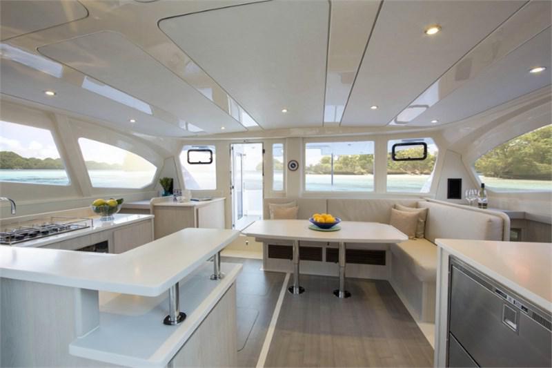 Book yachts online - False - Leopard 44 (4Cab) - La Luna (Angra do Reis) - rent
