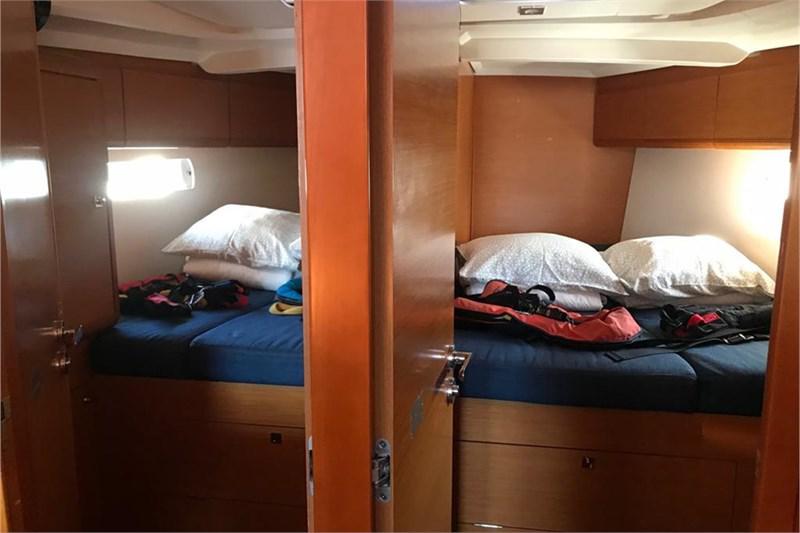 Book yachts online - False - Sun Odyssey 519 (5Cab) - Alboran Bourbon (Mallorca/La Lonja) - rent