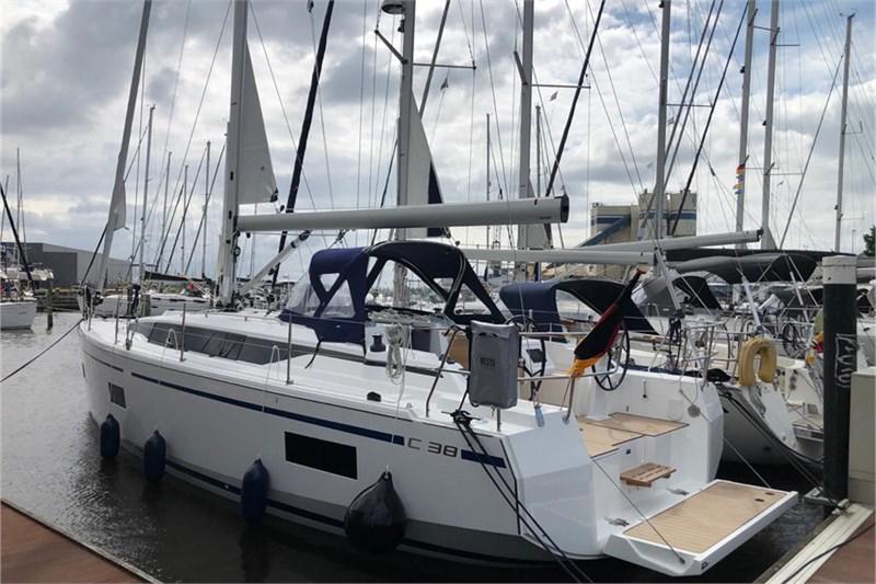 Book yachts online - False - Bavaria C38 (3Cab) - Summertime - rent