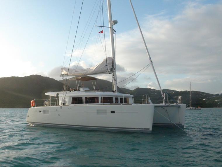 Book yachts online - catamaran - Lagoon 450 - Nevina - rent