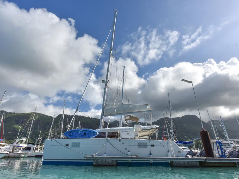 Book yachts online - catamaran - Lagoon 450 - Muzikal - rent