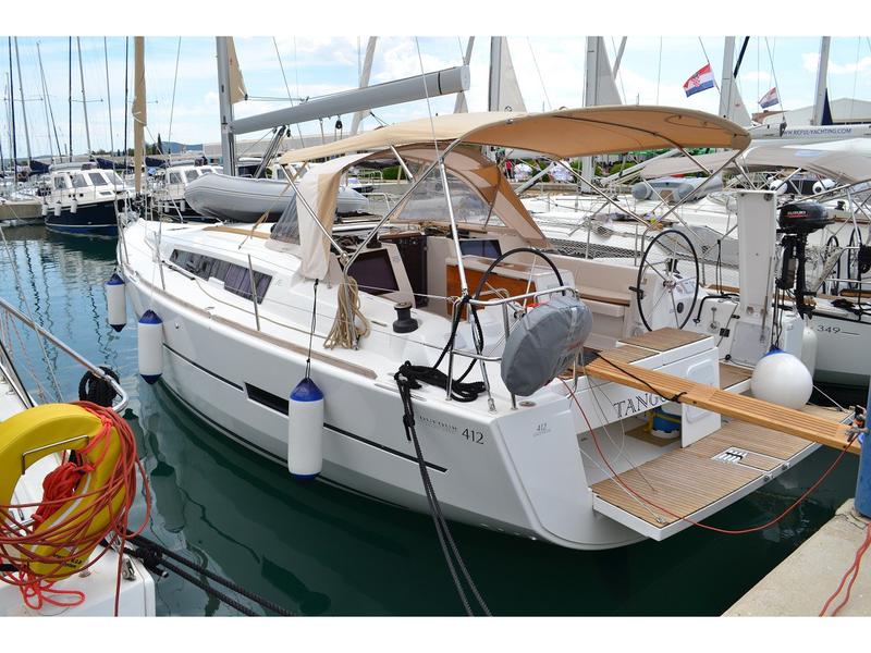 Book yachts online - sailboat - Dufour 412 - Tango - rent