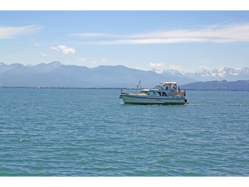 Book yachts online - motorboat - Linssen GS 36.9 AC - La Siesta (Sa) - rent