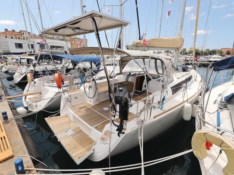 Book yachts online - sailboat - Dufour 380 - Le Pacha - rent