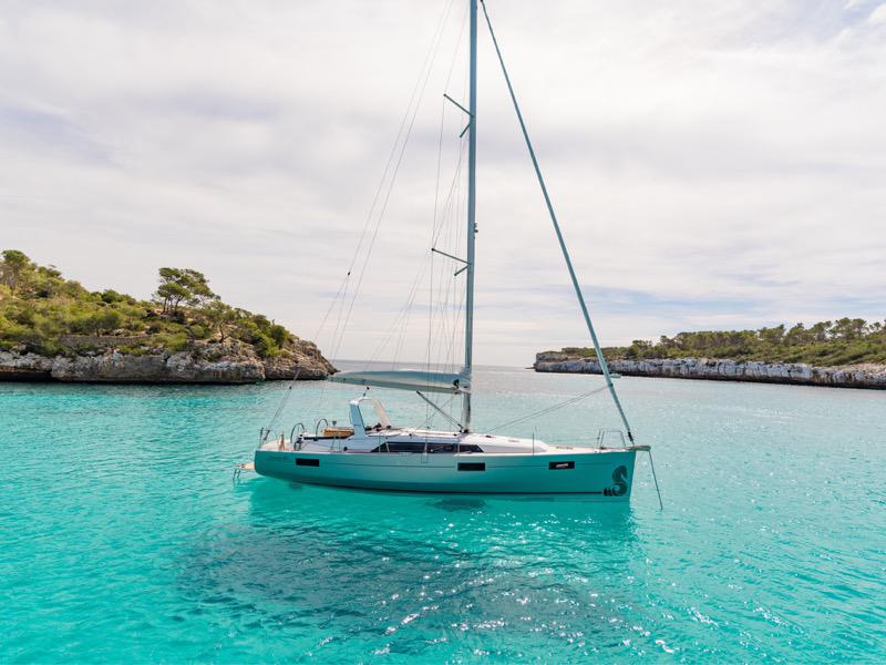 Book yachts online - sailboat - Oceanis 41.1 - Hydros - Standard line - rent