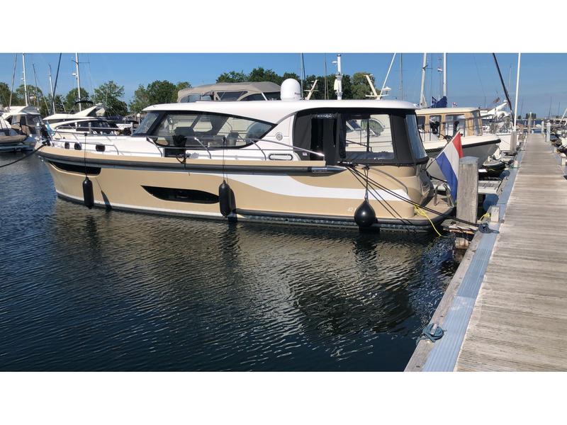 Book yachts online - motorboat - Jetten 42 MPC - Arioso - rent