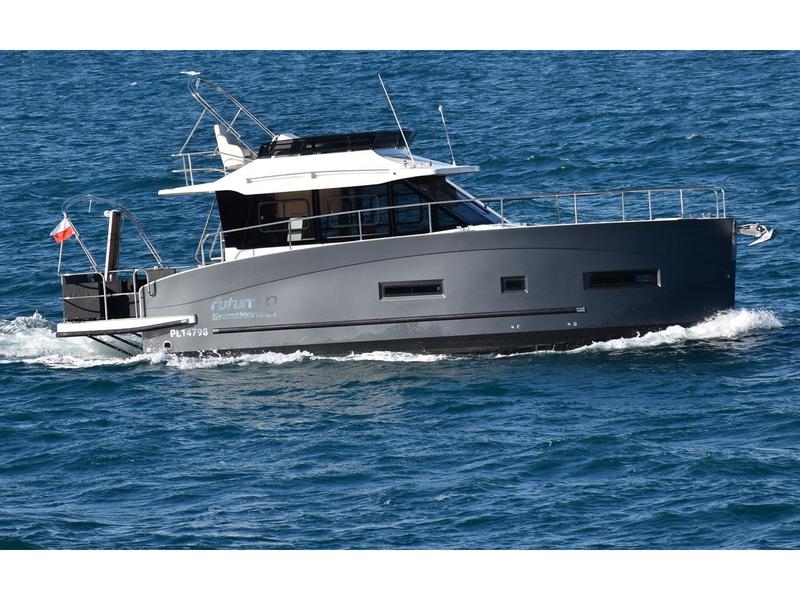 Book yachts online - motorboat - Futura 40 Grand Horizon - BACKUP - rent