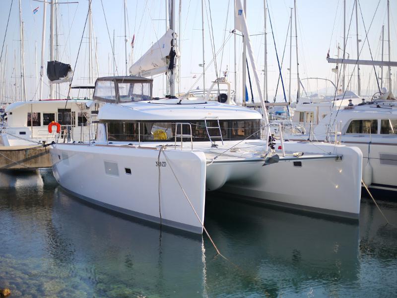 Book yachts online - catamaran - Lagoon 39 - VENTUS - rent