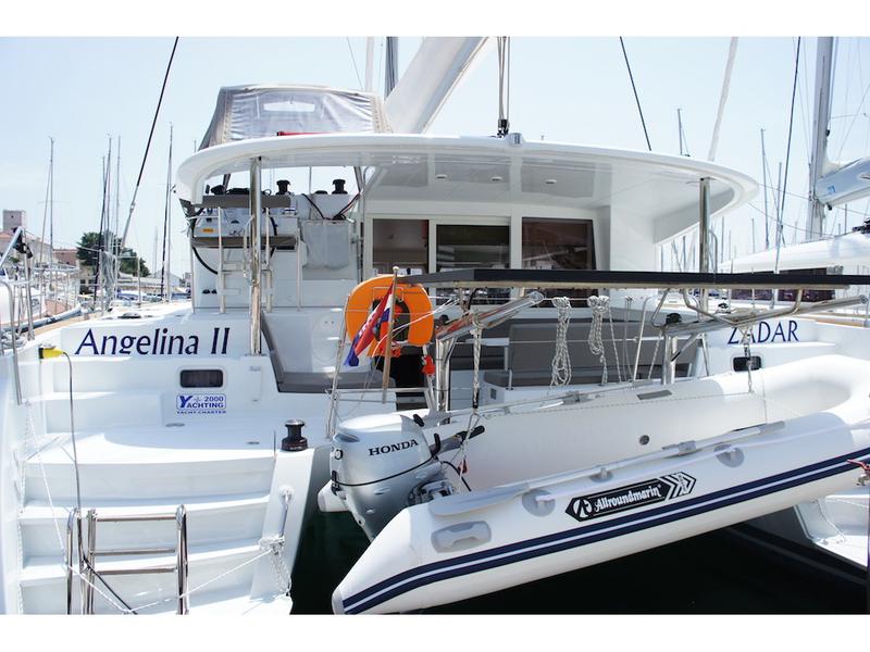 Book yachts online - catamaran - Lagoon 400 S2 - SHYVA - rent