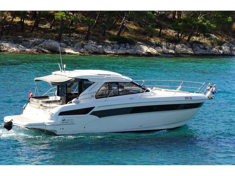 Book yachts online - motorboat - Bavaria 400 Coupe - SALUKA - rent