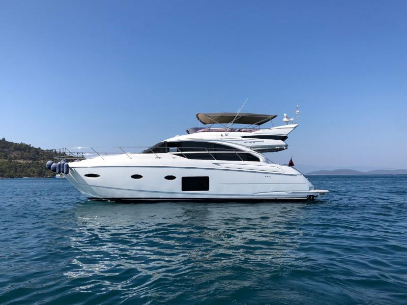 Book yachts online - motorboat - Princess 52 Fly - Miracle - rent
