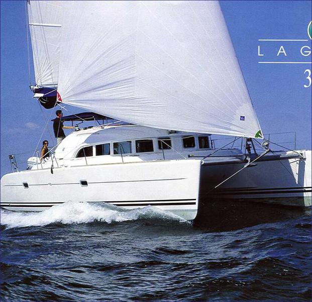 Book yachts online - catamaran - Lagoon 380 - EC- L38-17-G - rent