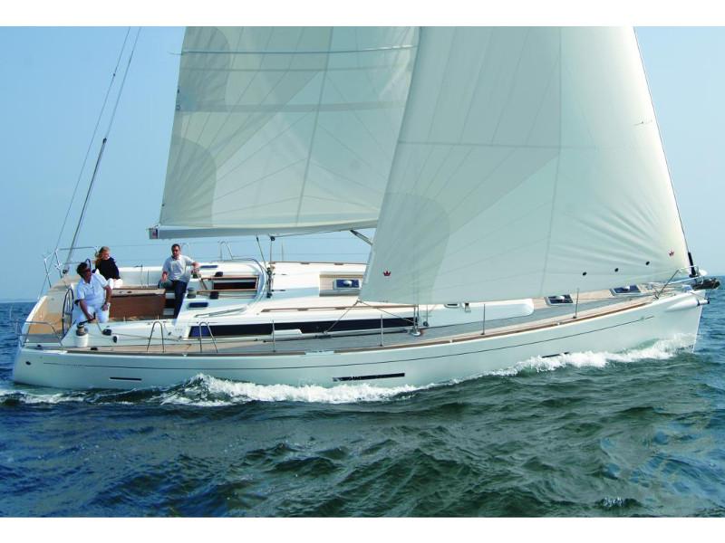 Book yachts online - sailboat - Dufour 450 - EC- 451-14-MA - rent