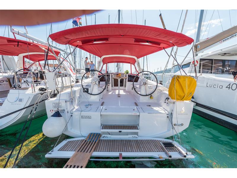 Book yachts online - sailboat - Oceanis 38 - RUSALKA - rent