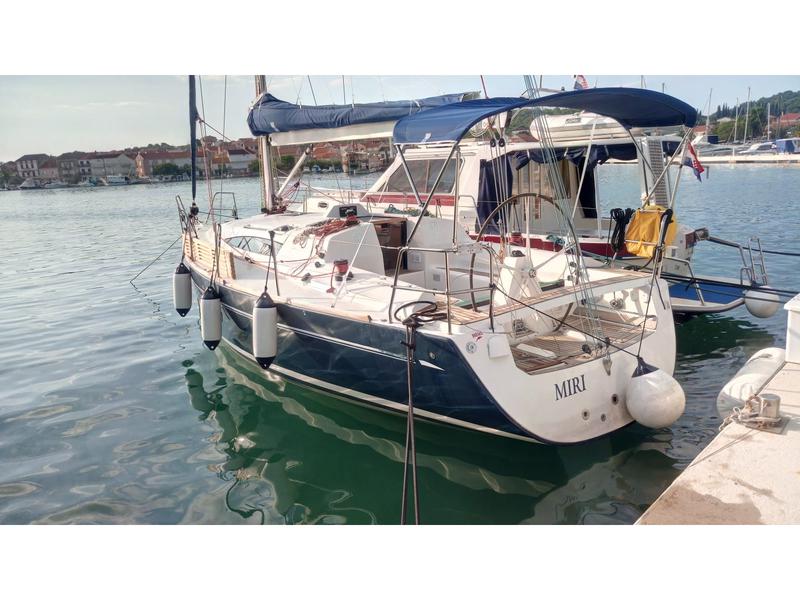Book yachts online - sailboat - Elan 340 - MIRI - rent
