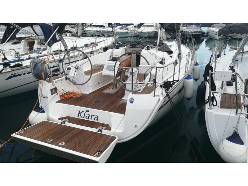 Book yachts online - sailboat - Bavaria Cruiser 37 - KIARA - rent