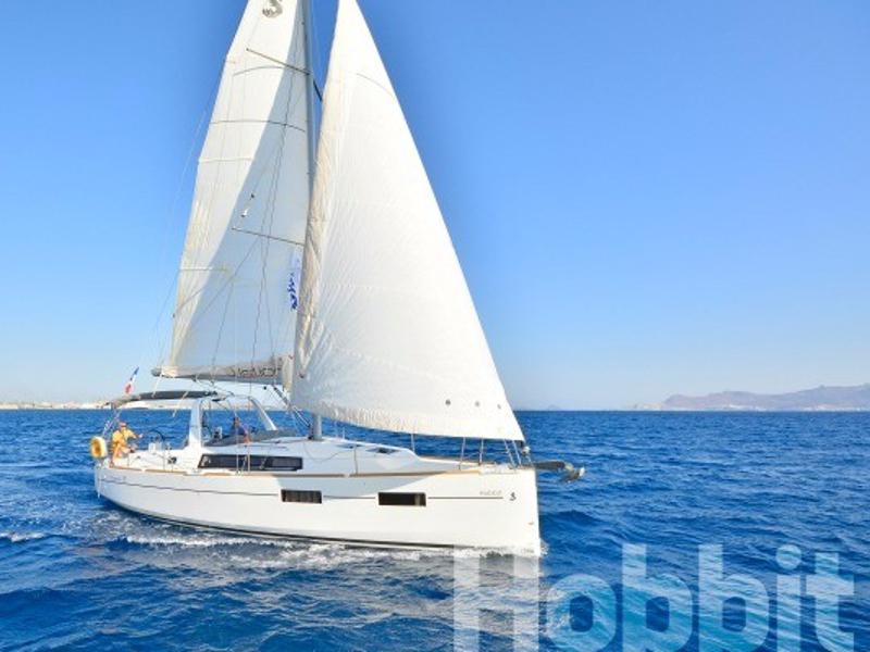 Book yachts online - sailboat - Oceanis 35 - Hobbit - rent