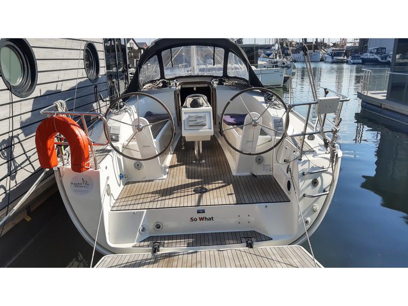 Book yachts online - sailboat - Bavaria Cruiser 34-3 - So What - rent