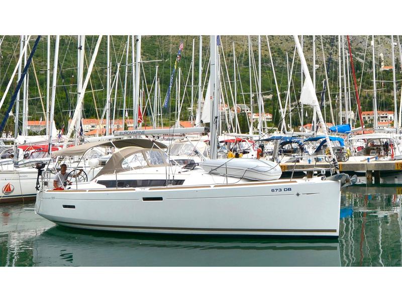 Book yachts online - sailboat - Sun Odyssey 389 - Bravo Kiss - rent